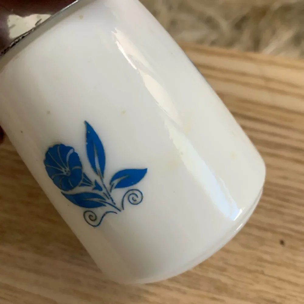 Vintage Santa Barbara Dispensers Dripcut Starline White With Blue Floral‎ Design